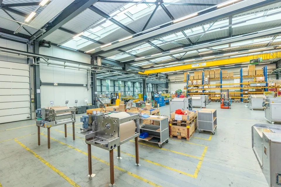 Grosszügige Gewerbefläche an zentraler Lage (zusammenhängend bis ca. 1'500m2) - ab CHF 90./m2