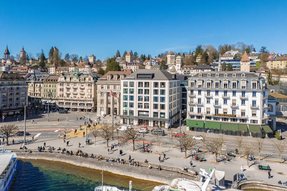 Espace de bureau exclusif directement sur la place Schwanenplatz !
