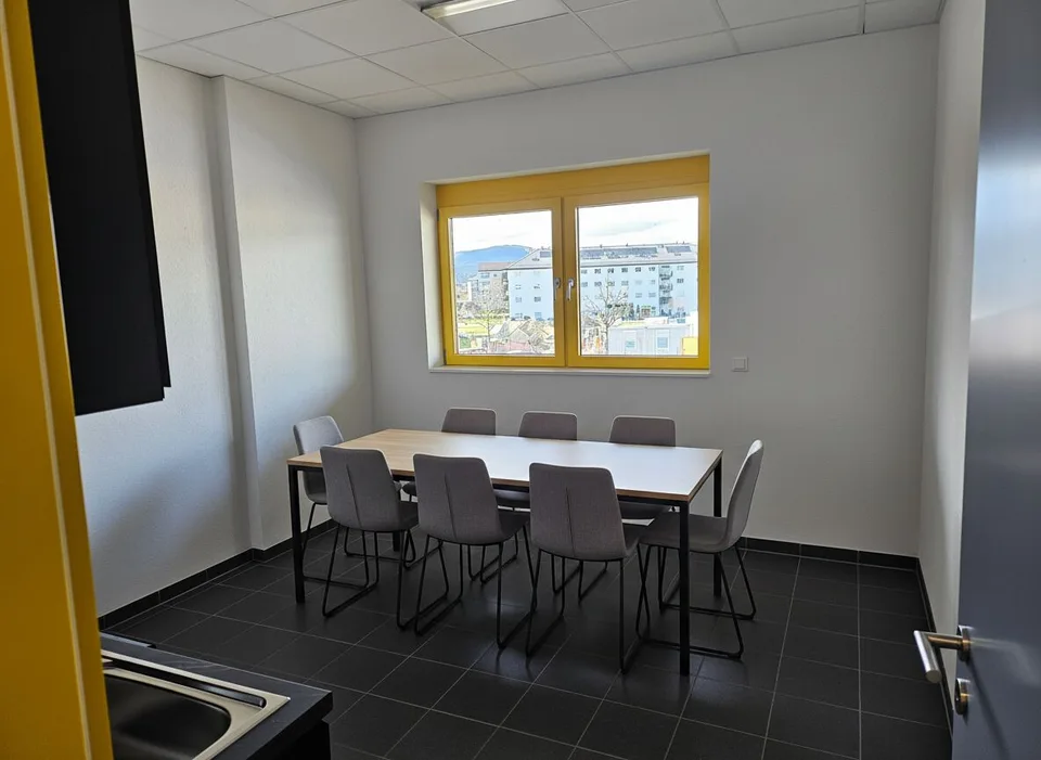 In affitto - Superficie di uffici e laboratorio a Chavornay