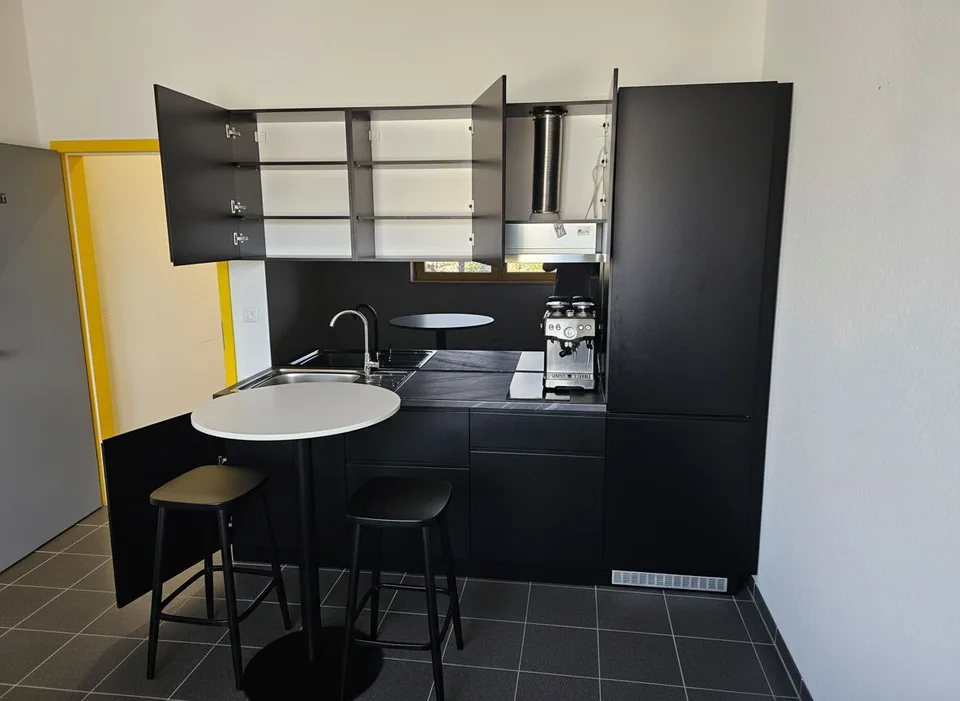 In affitto - Superficie di uffici e laboratorio a Chavornay