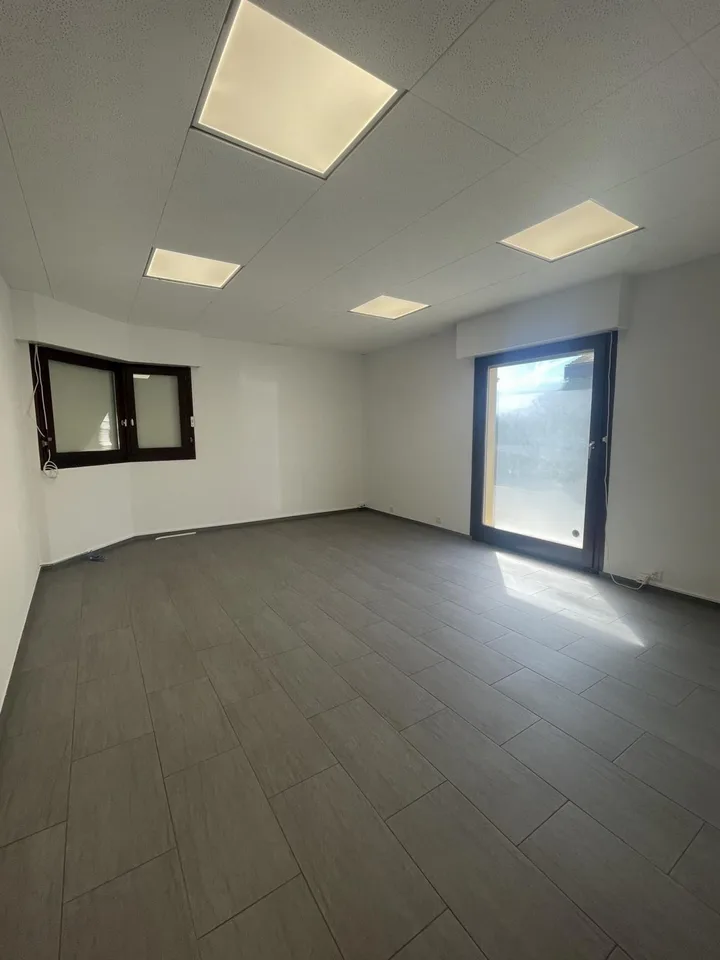 In affitto? Ufficio / Locale professionale a Bogis-Bossey