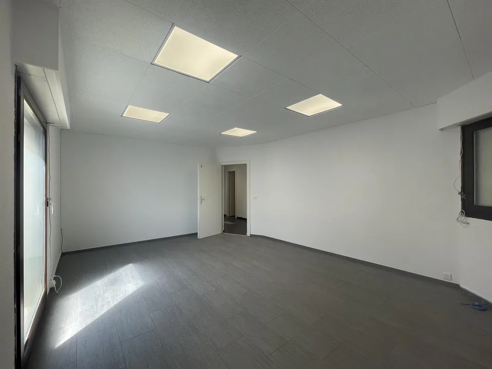 In affitto? Ufficio / Locale professionale a Bogis-Bossey