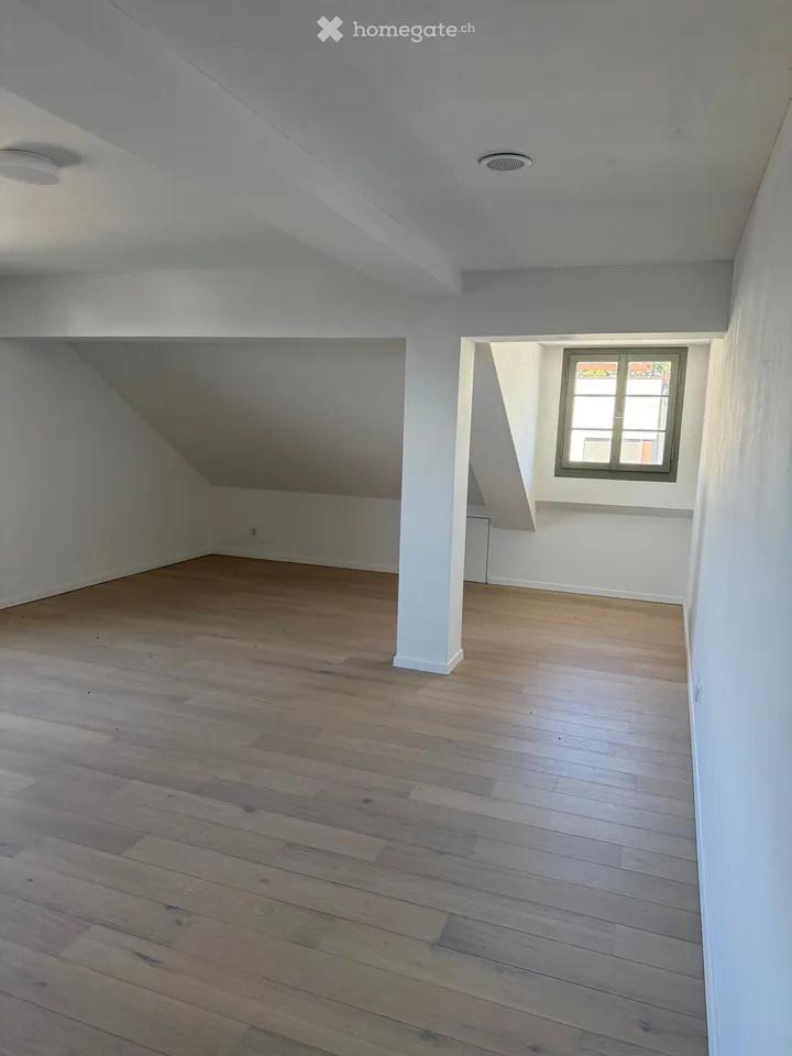 Moderne 1.5-Zimmer-Wohnung mit Balkon und schöner Aussicht in Mettmenstetten