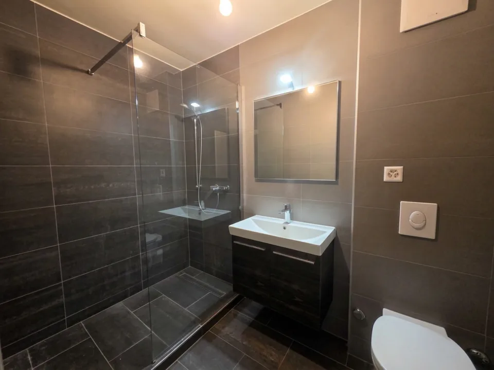 Prächtige 2,5-Zimmer-Wohnung komplett renoviert mit Balkon