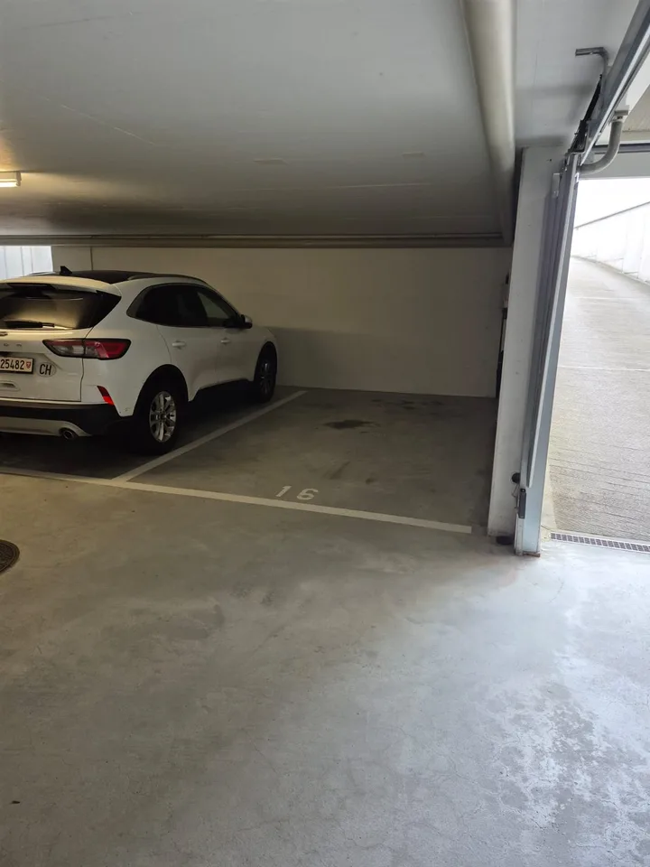 Parcheggio per magazzino a Ennetbürgen, Stanserstrasse 66a