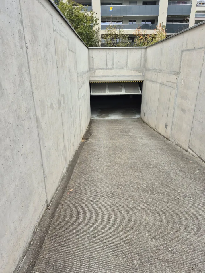 Parcheggio per magazzino a Ennetbürgen, Stanserstrasse 66a