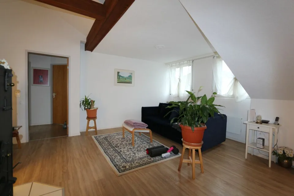 3.5 Zimmer- Dachgeschosswohnung mit 93m2 Wohnfläche!
