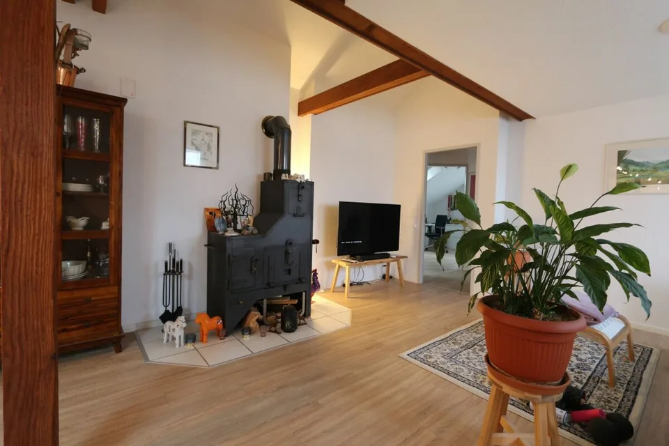 Appartement de 3,5 pièces au grenier avec 93m2 d'espace de vie !