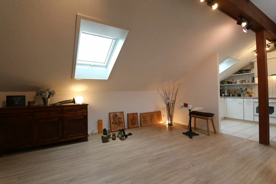 Appartement de 3,5 pièces au grenier avec 93m2 d'espace de vie !