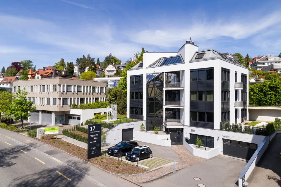 Ampio spazio di pratica moderno con giardino - 210 m²