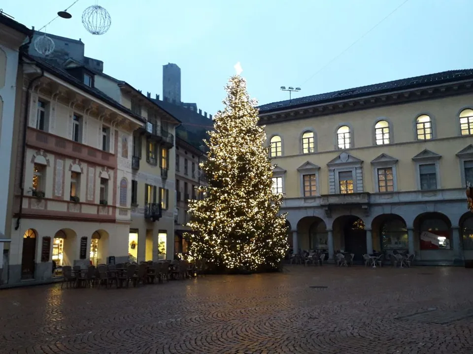 3,5 Lokale im Zentrum zu Füßen der Burg Castelgrande – Foto 7 von 7