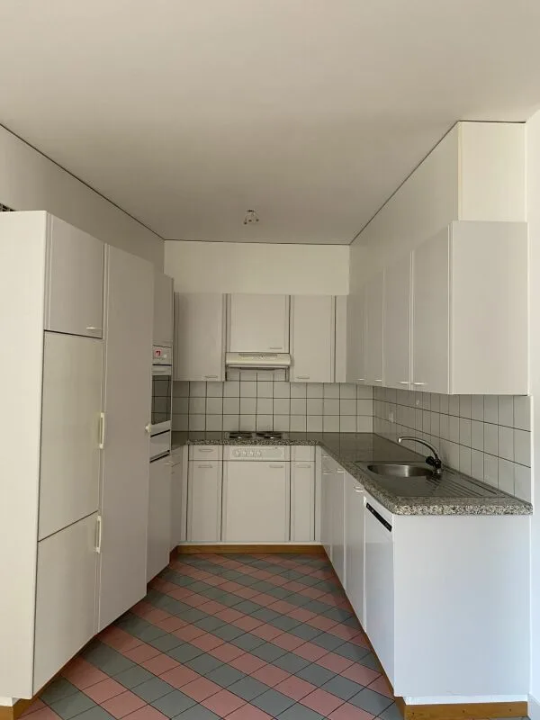 3,5 Lokale im Zentrum zu Füßen der Castelgrande