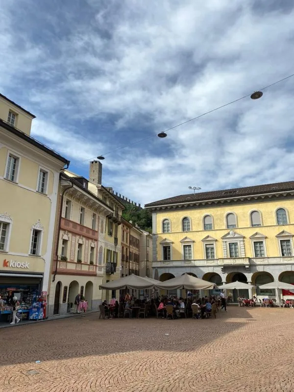 3,5 Lokale im Zentrum zu Füßen der Burg Castelgrande – Foto 6 von 7