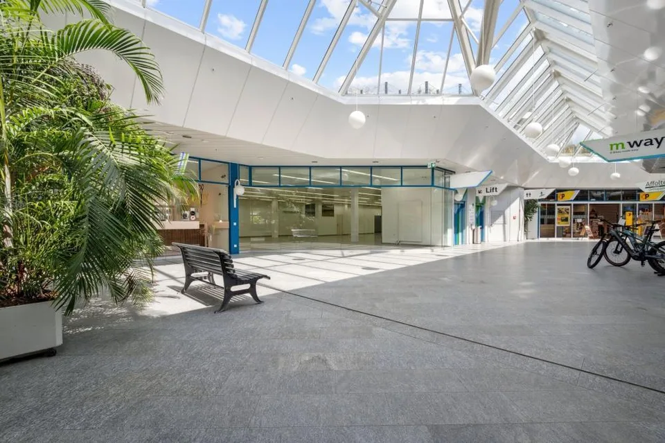 Surface commerciale attractive dans le centre commercial au Parkweg 2/4, Tychbode