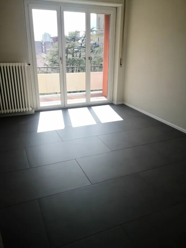 Mietwohnung 2.5 Zimmer teilweise renoviert in Viganello