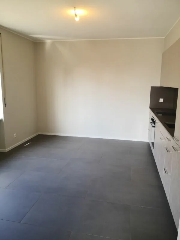 Mietwohnung 2.5 Zimmer teilweise renoviert in Viganello
