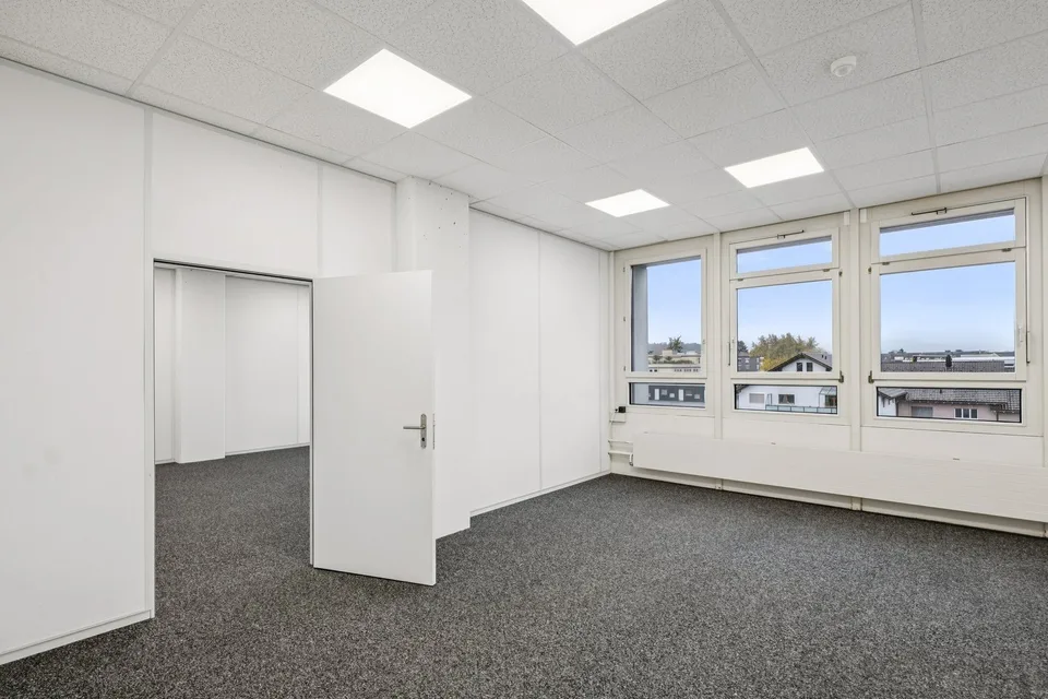 Bureaux prêts à être occupés et aménagés pour 90,00 CHF/m²/an – photo 9 sur 12