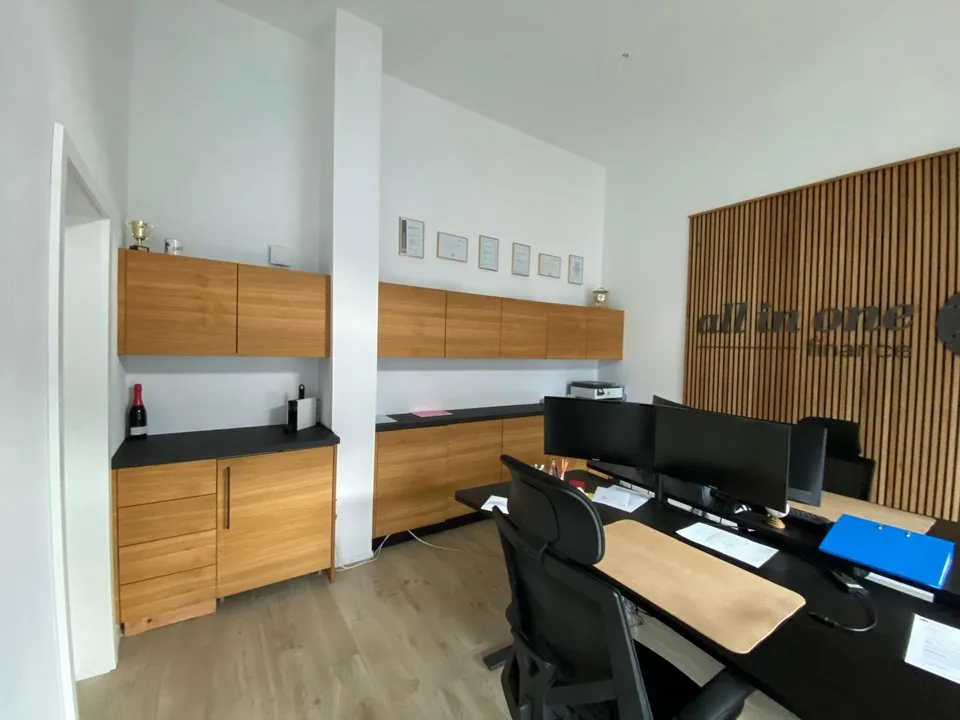 Büro-/Therapie-/Schulung - offen für Neues