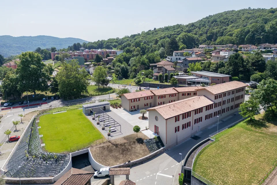 Ehemaliges, komplett renoviertes Landgut, in erster Lage mit herrlicher Aussicht – Foto 8 von 10