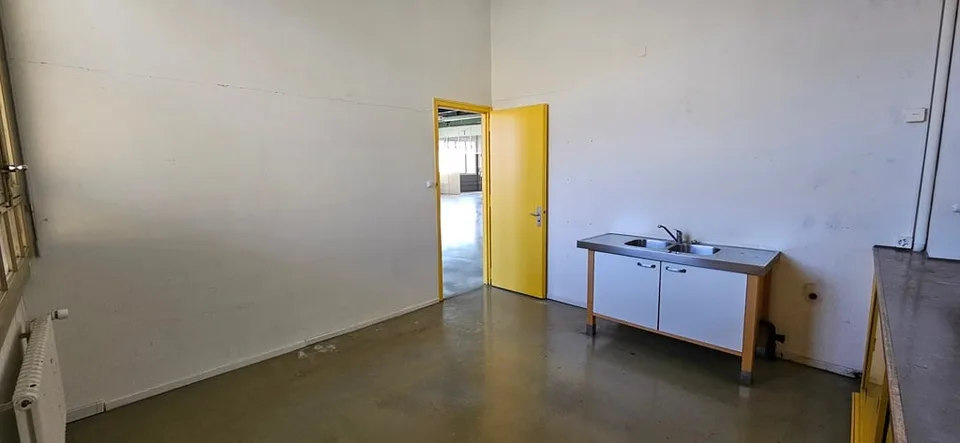 Büro und Atelier im 1. Stock in Penthalaz – Foto 7 von 14