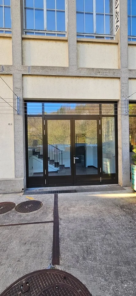 Bureau et atelier au 1er étage à Penthalaz