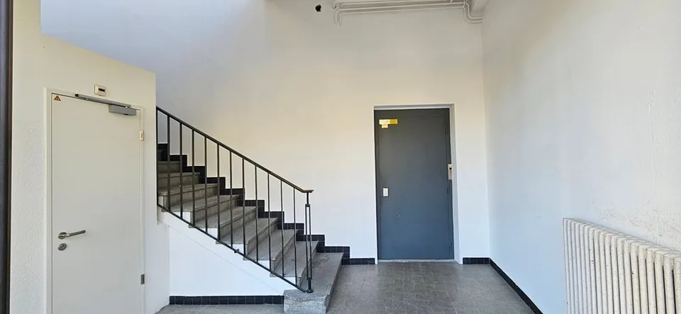 Büro und Atelier im 1. Stock in Penthalaz