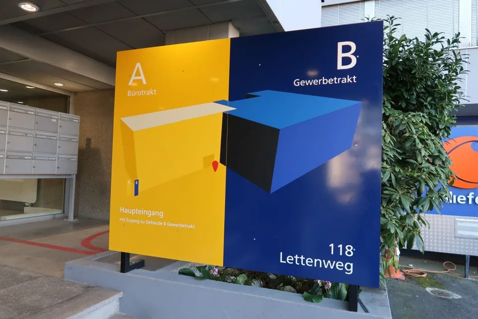 Bureau individuel à des conditions équitables dans un immeuble de bureaux bien entretenu