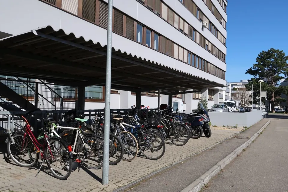 Bureau individuel à des conditions équitables dans un immeuble de bureaux bien entretenu – photo 7 sur 8