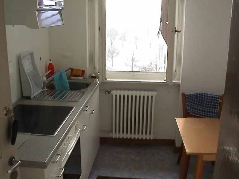 Hotelzimmer-Room mit/ohne Küche/Kitchen, Kurz- oder Langzeit mit Spezialpreis