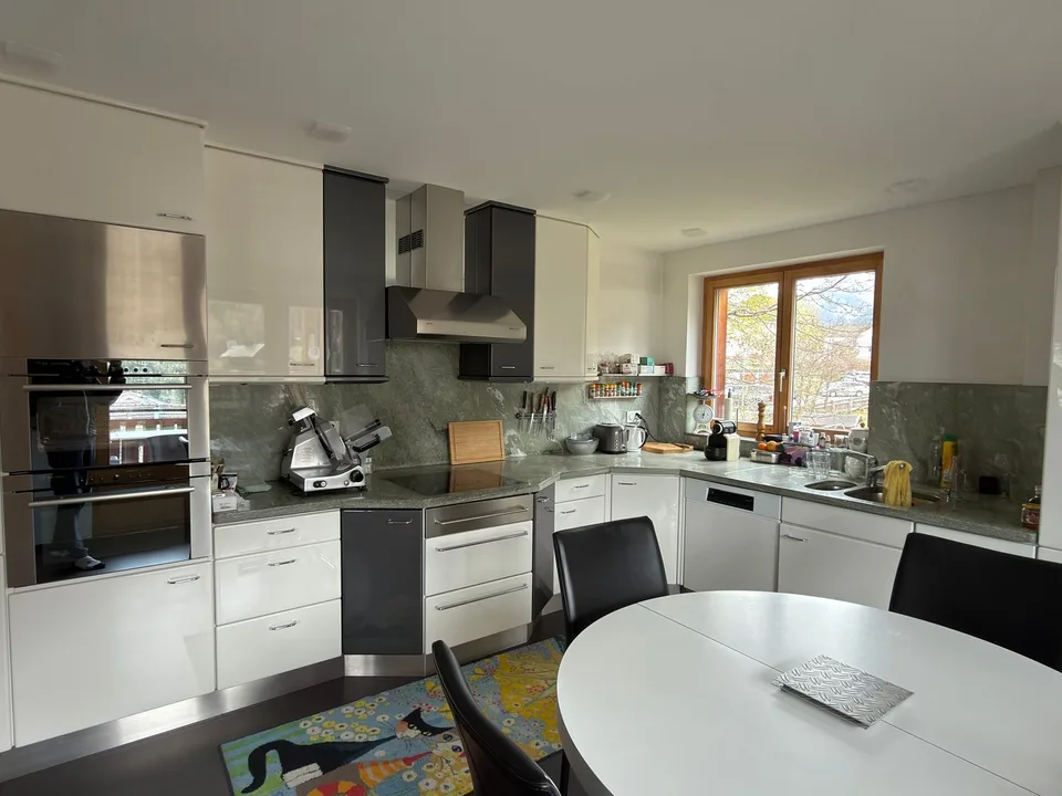 Appartamento maisonnette spazioso 6.5 locali con vista sulla montagna a Scuol – foto 6 di 9