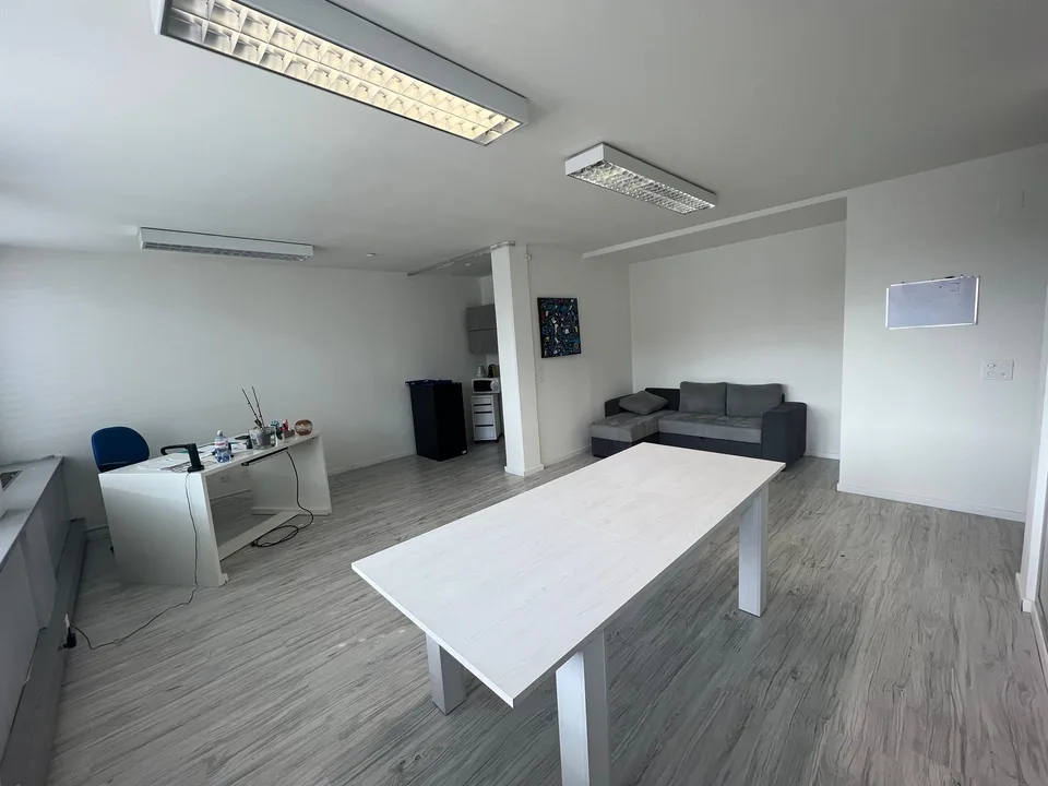 Mendrisio – à proximité de Piazzale Alle Valle | Bureau de 50 m²