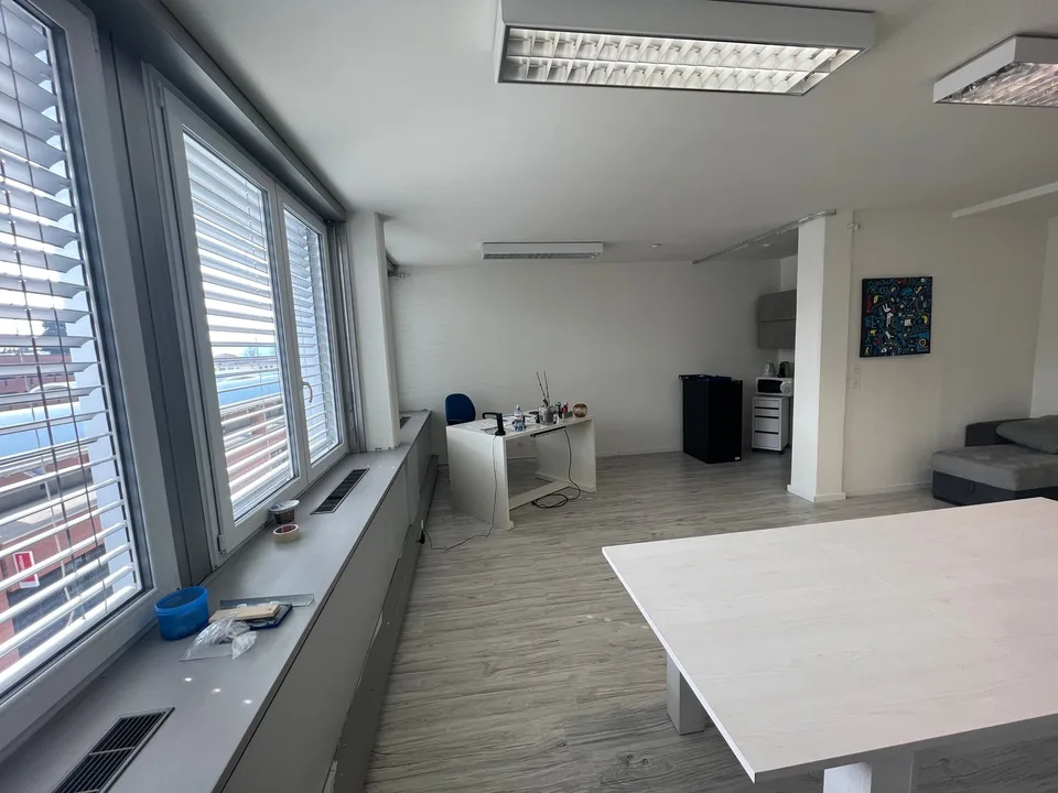Mendrisio – à proximité de Piazzale Alle Valle | Bureau de 50 m²