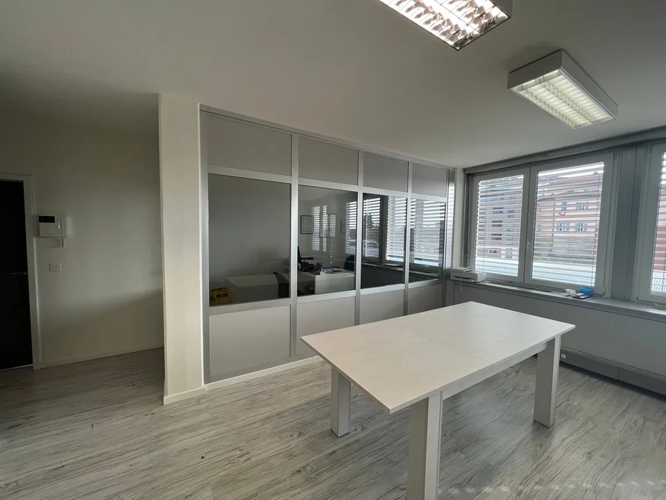 Mendrisio – à proximité de Piazzale Alle Valle | Bureau de 50 m²