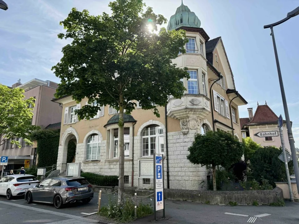 Bureaux et locaux de pratique modernes dans un emplacement central à Flawil