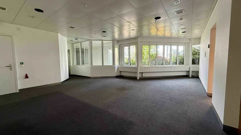 Bureaux et locaux de pratique modernes dans un emplacement central à Flawil