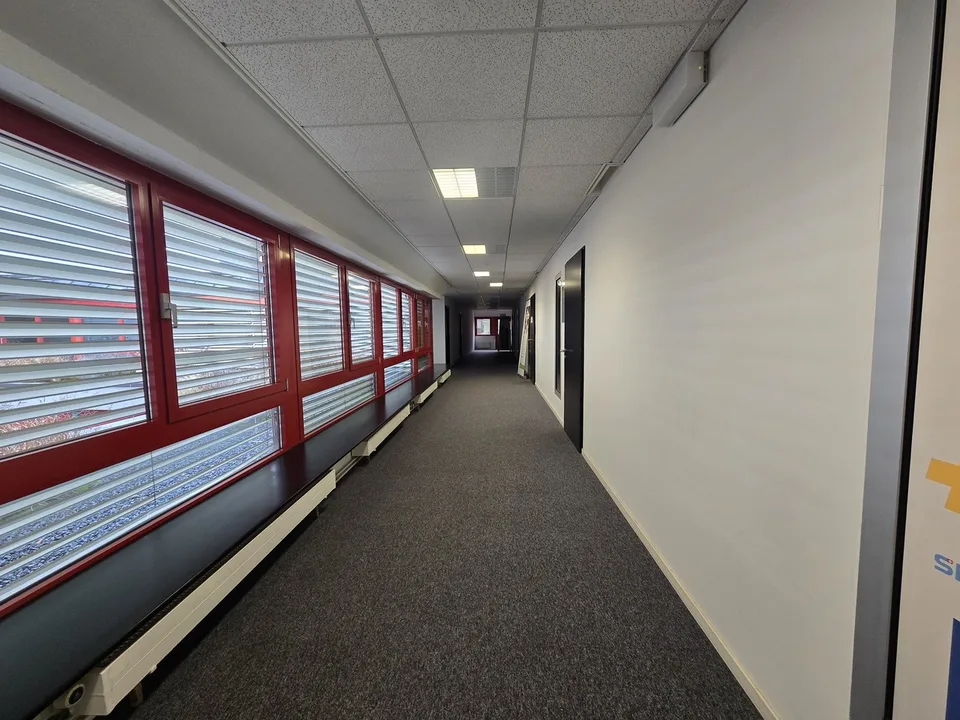 Büro von 80m² - Ideal gelegen in Gland