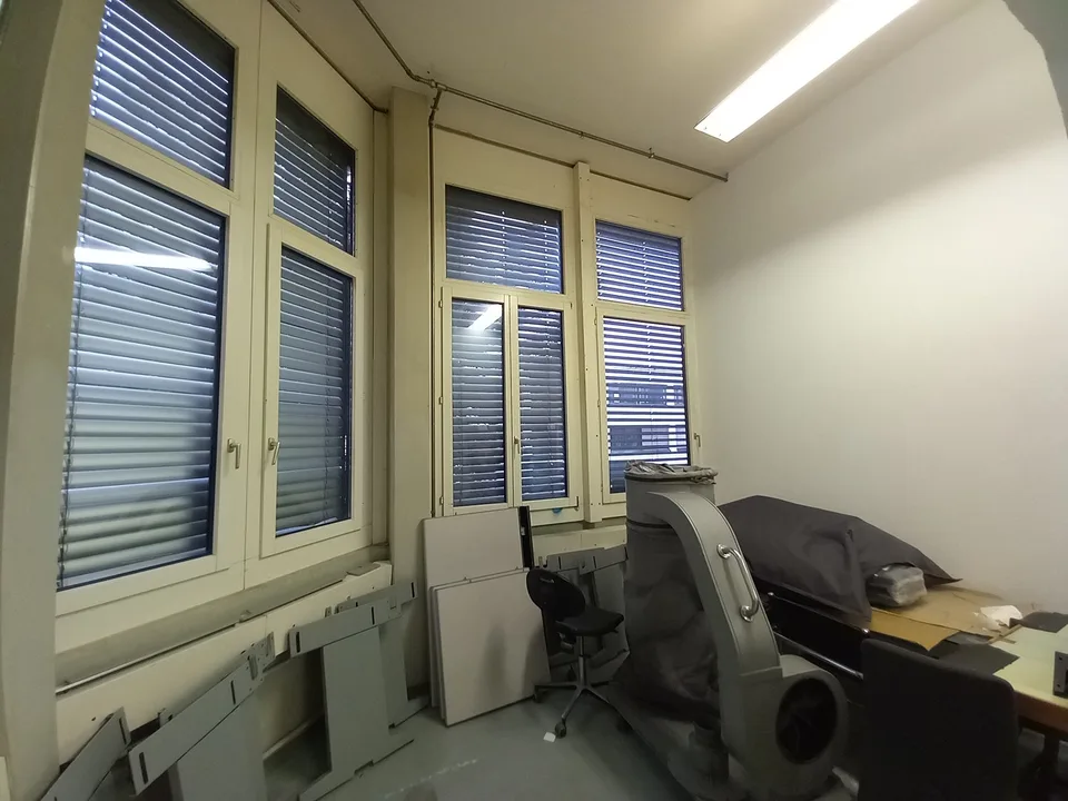 Spazio commerciale polivalente a La Chaux-de-Fonds