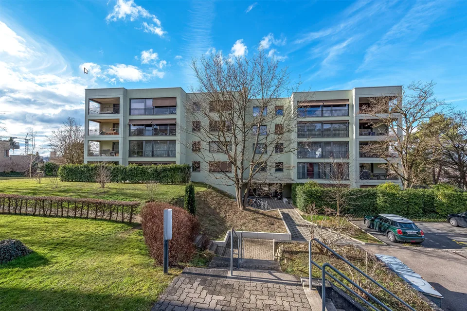 Einstellhallenplätze in Oberwil zu vermieten