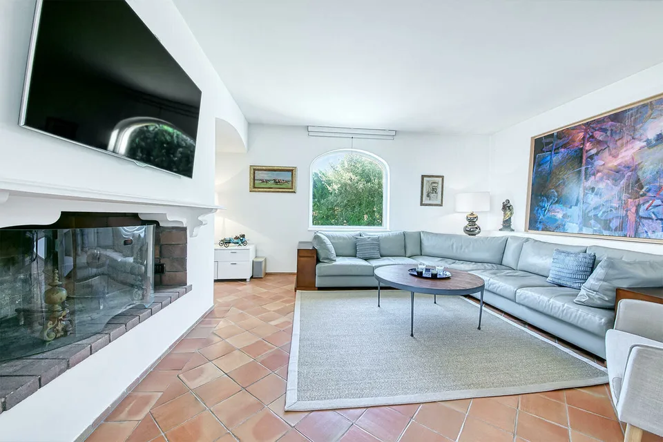 SOMMERORT - LUXUSVILLA MIT MEER- UND ST-TROPEZ-BLICK