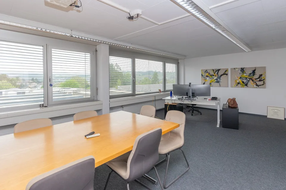 Uffici in una posizione centrale a Frick, da circa 150m2