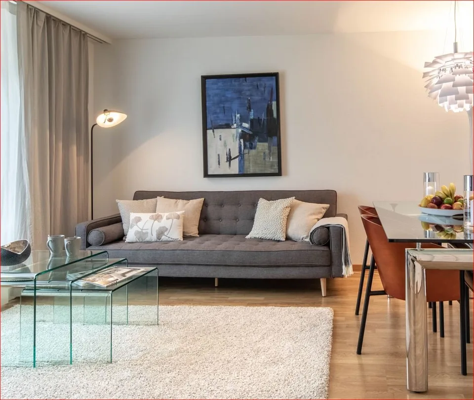 Charming Furnished 3-Room Apartment with Balcony in Zürich Wiedikon