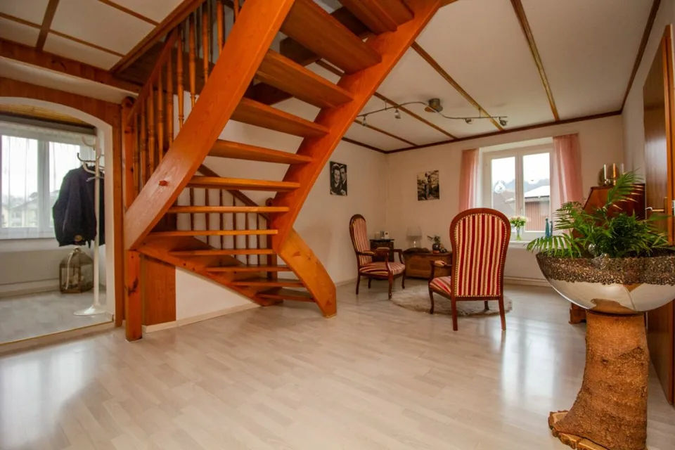 Schöne Wohnung in charmanten Landhaus an ruhiger Lage