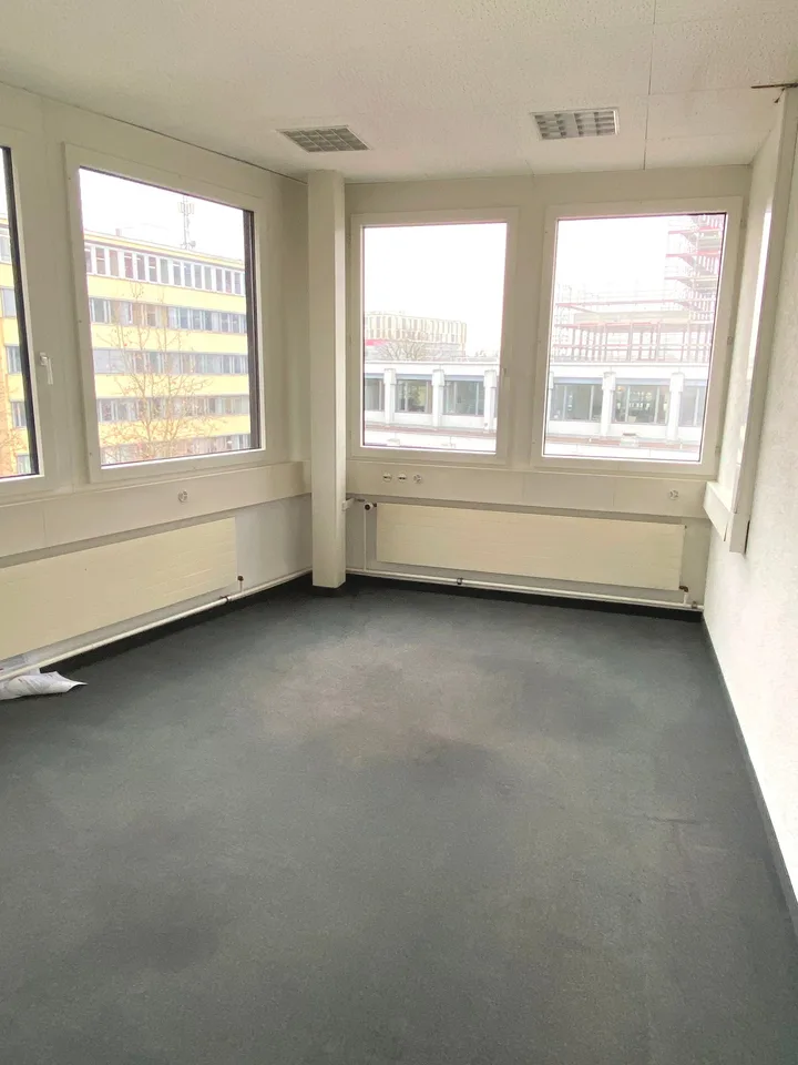 Moderne Büro- und Lagerräume in Glattbrugg - vis-a-vis Bahnhof Glattbrugg
