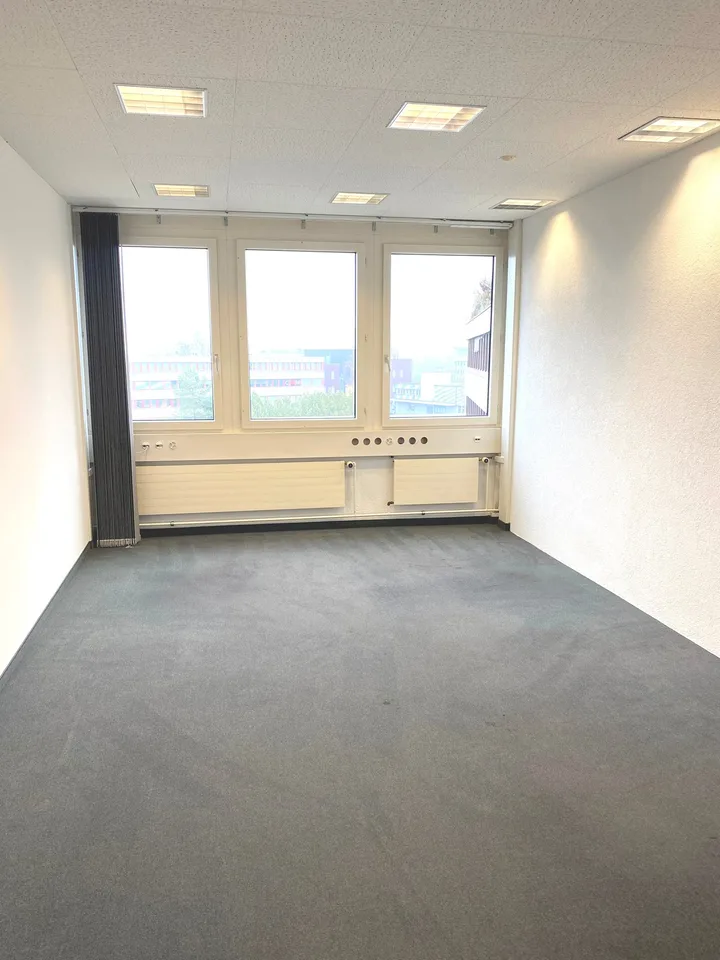 Moderne Büro- und Lagerräume in Glattbrugg - vis-a-vis Bahnhof Glattbrugg – Foto 9 von 22