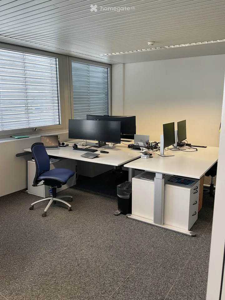 Helles Büro mit Lagerabteil in Chur West (Rossboden) zu vermieten