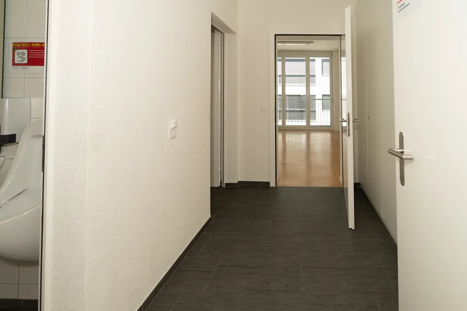 Spazi commerciali e uffici in attesa di nuovi inquilini