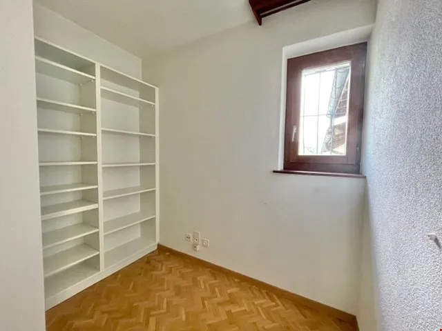 GORDOLA - 4.5-ZIMMER-WOHNUNG MIT SEEBLICK ZU VERMIETEN – Foto 10 von 17