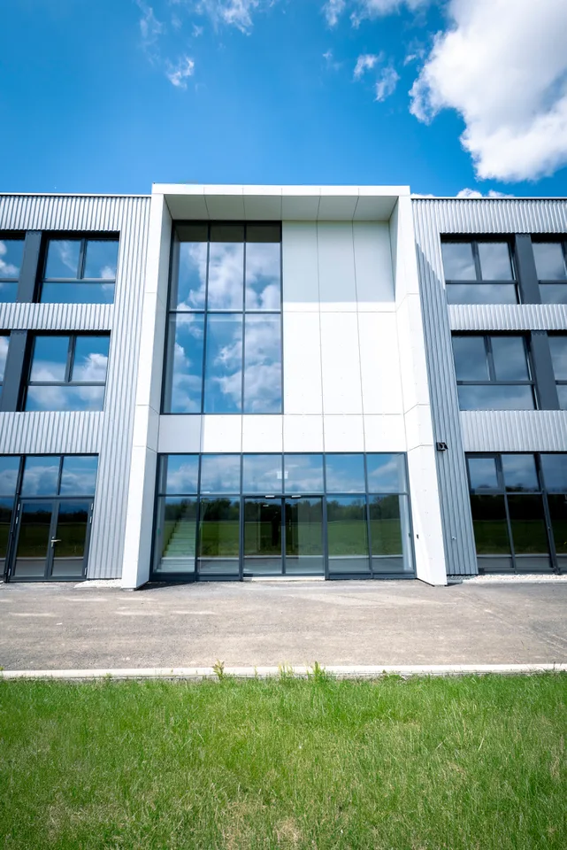 New in Gland - Large commercial/industrial space - 600m2 – photo 9 of 12