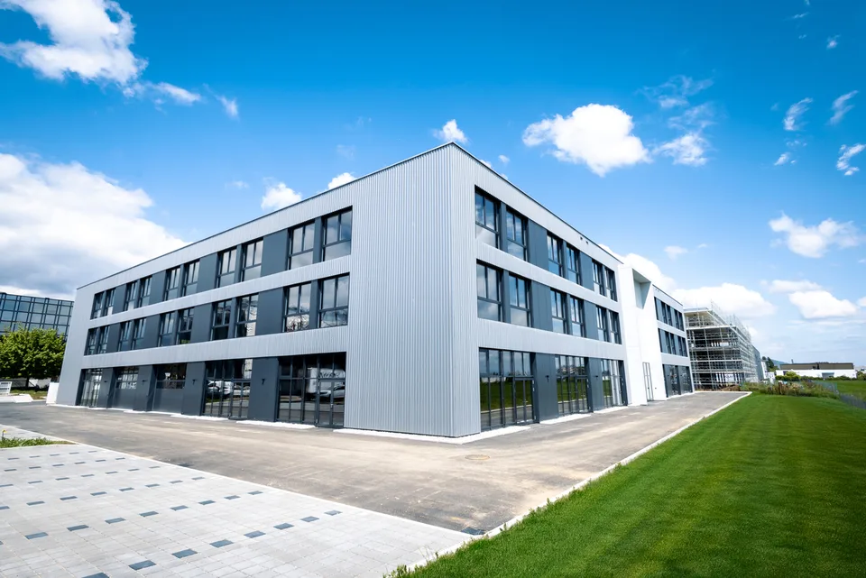 Nouveau à Gland - Grande surface commerciale - industrielle / 600m2