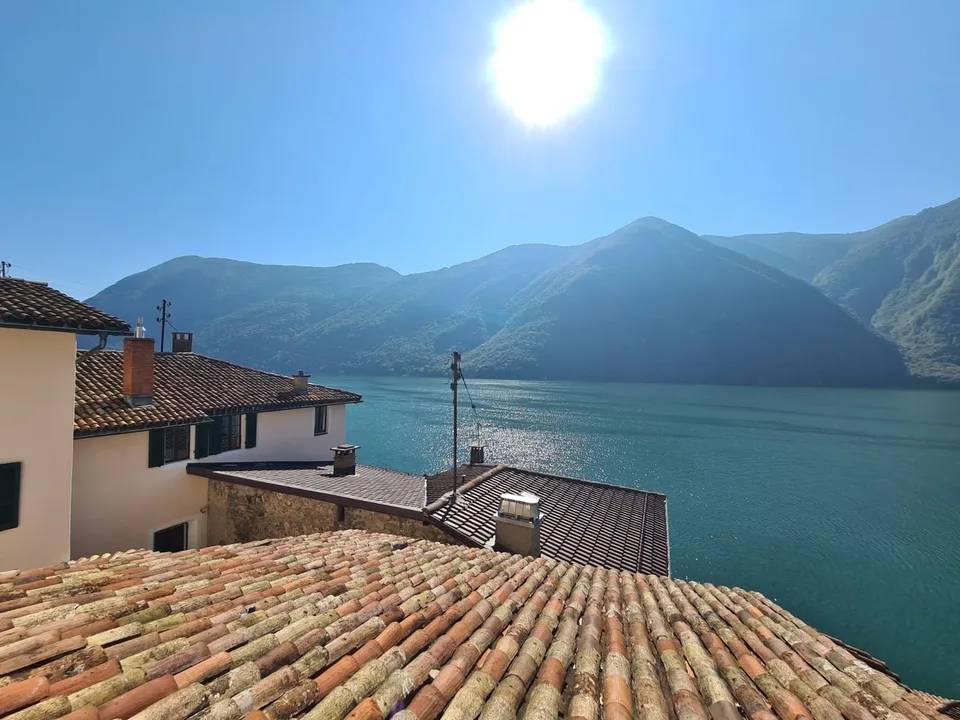 Si affitta a Gandria straordinario appartamento con giardino e vista lago